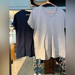 Gildan Women's Short Sleeve Tees in Navy and Gray